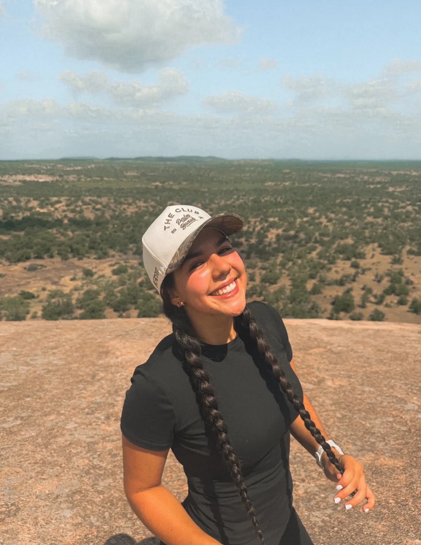 Bella Medina image
