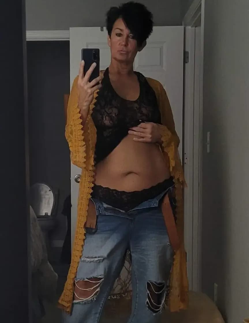 Linda Fields image