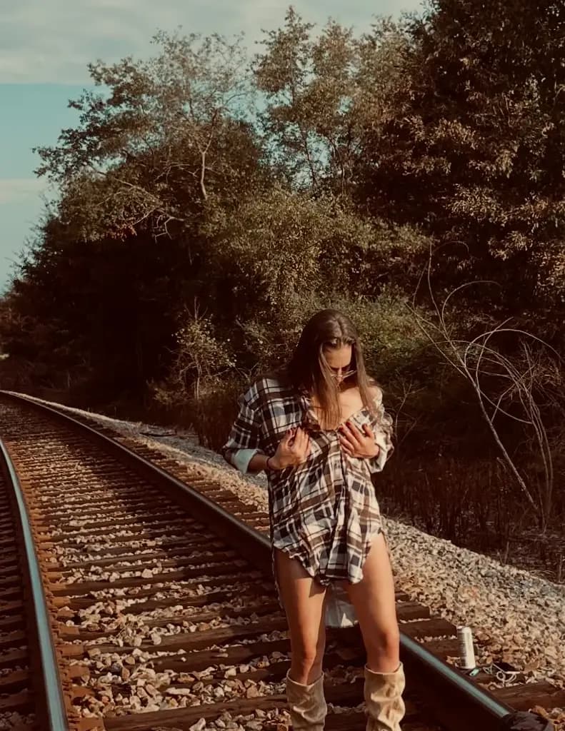 Courtney Mason image