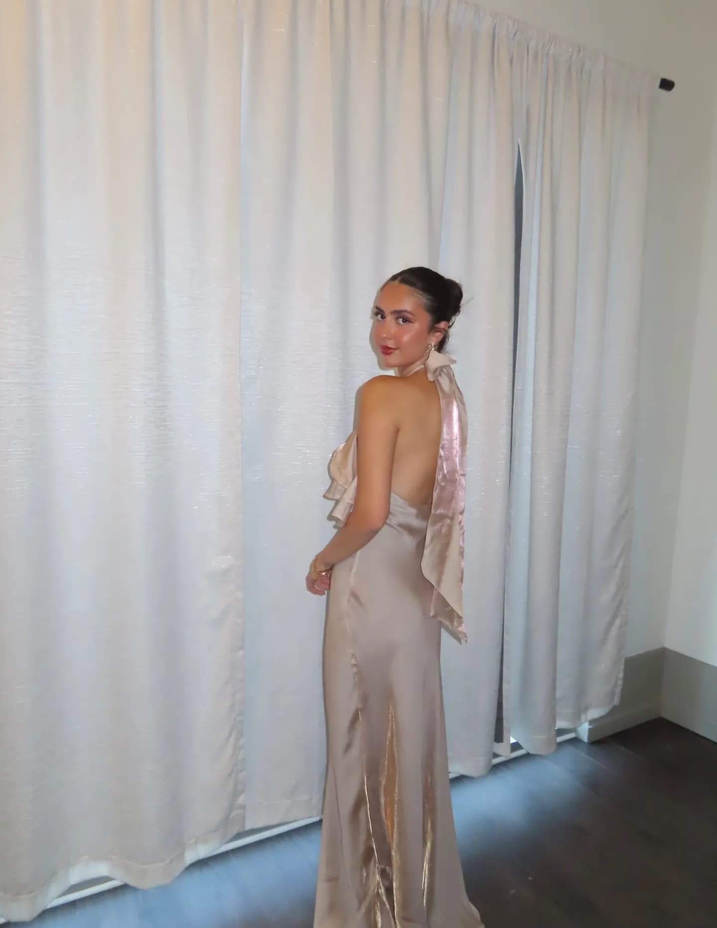 Sarahangeliqa image
