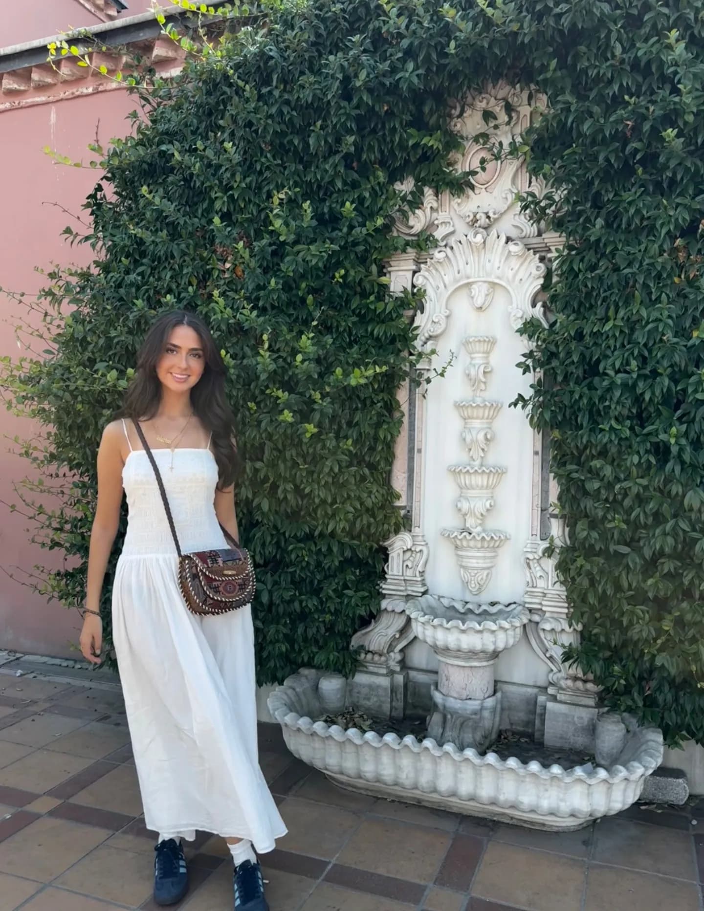 Sarahangeliqa image