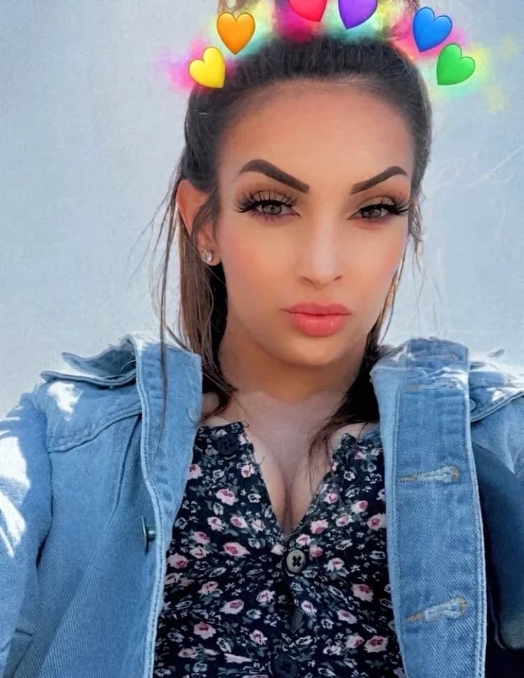Arianna gomez image