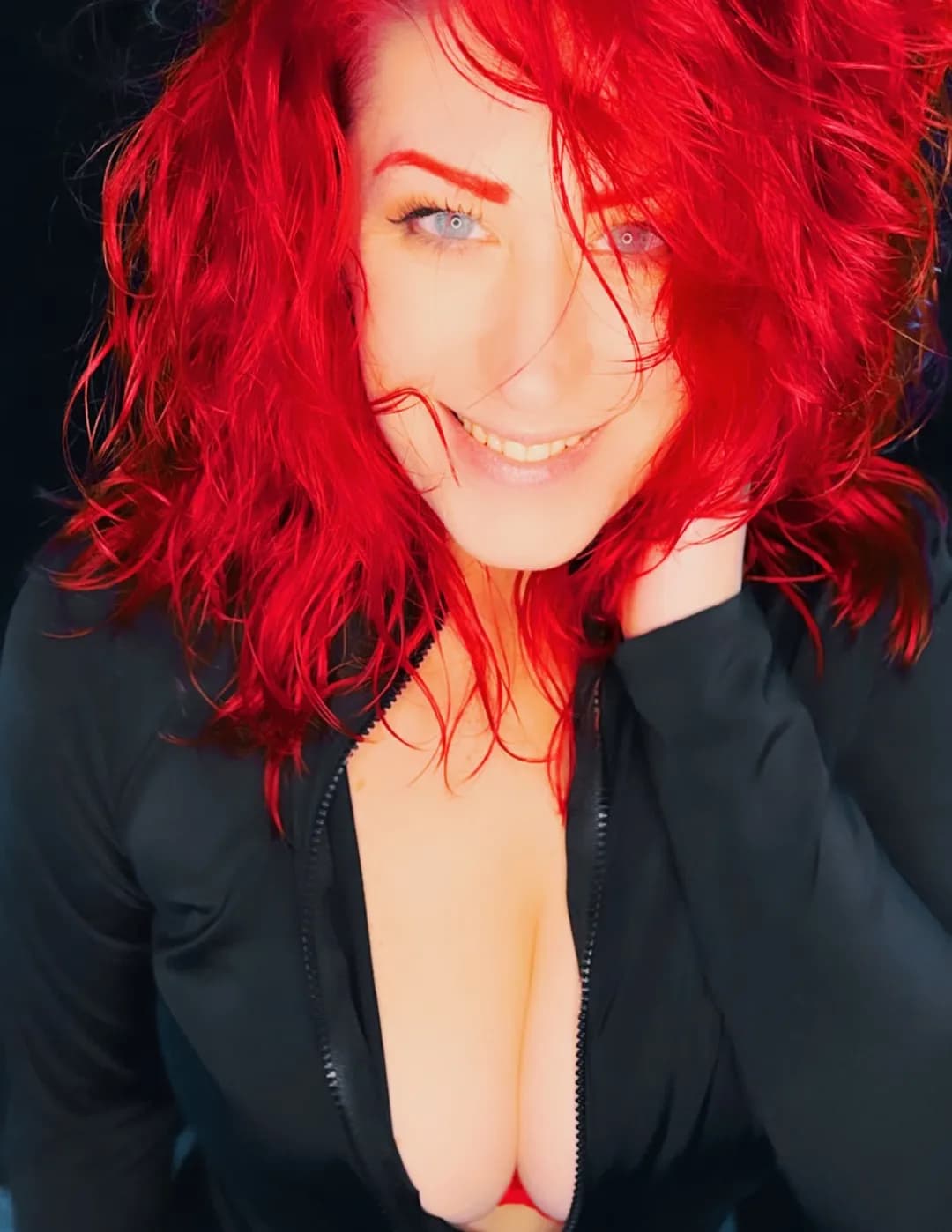Ms Red image