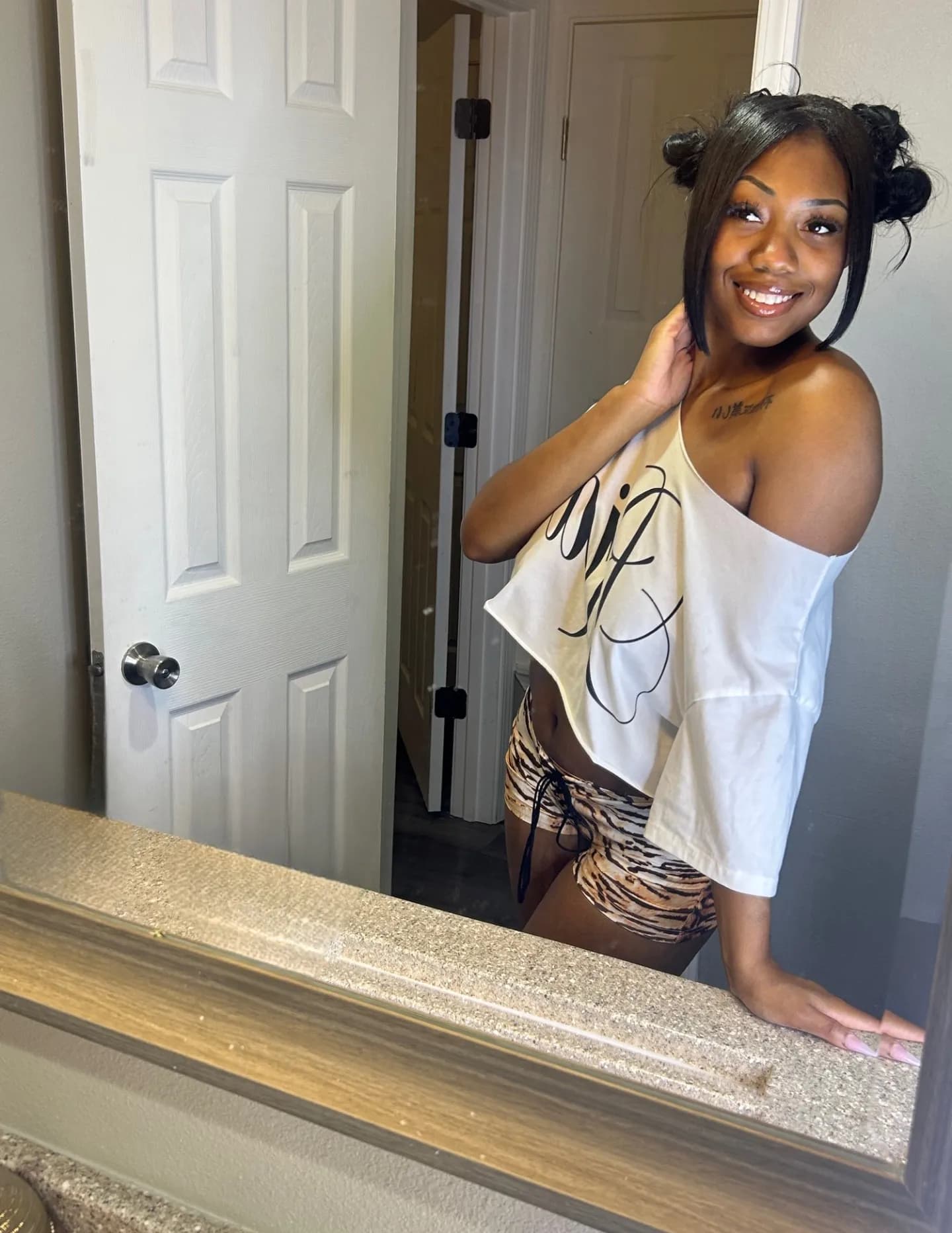 Ms.understoodmoo image