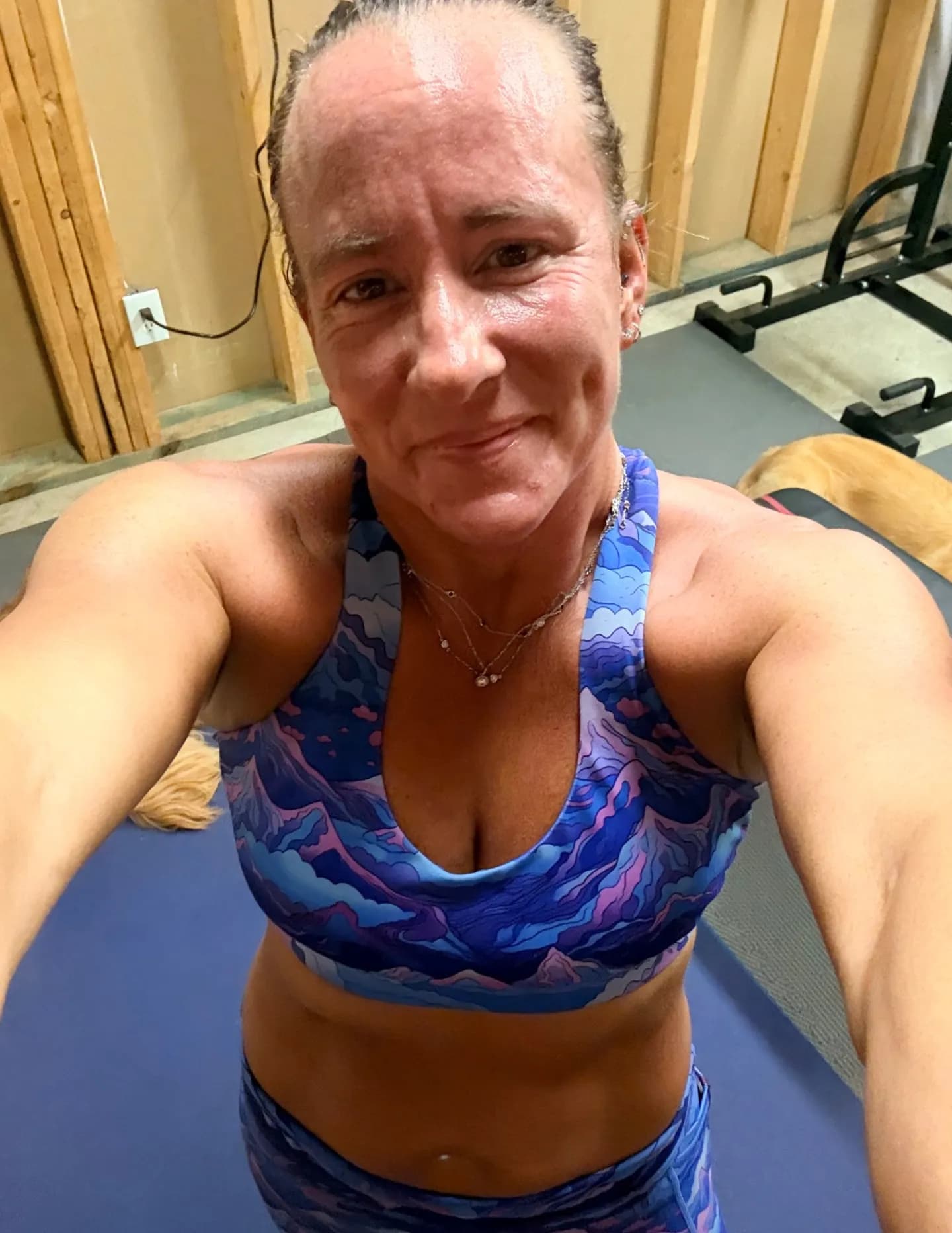 competitor q0pE8
