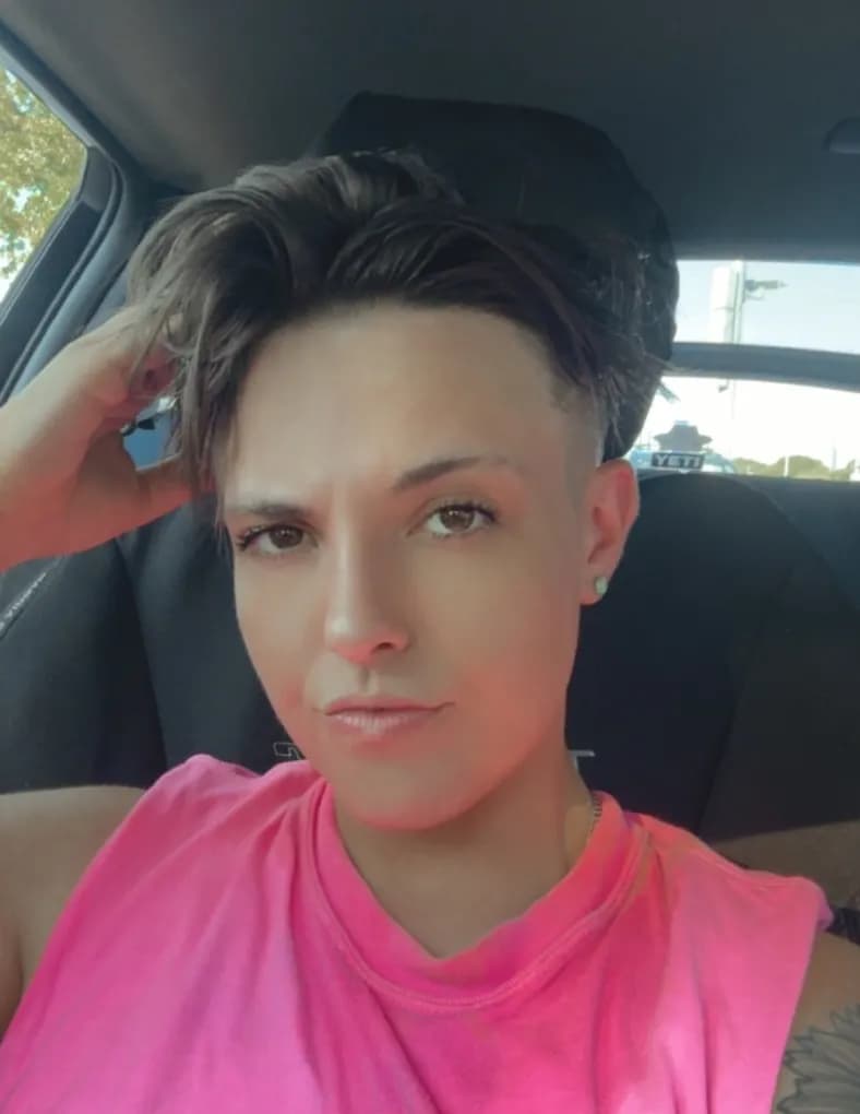 Savannah Leslie image