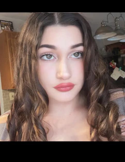 Angela Flores image