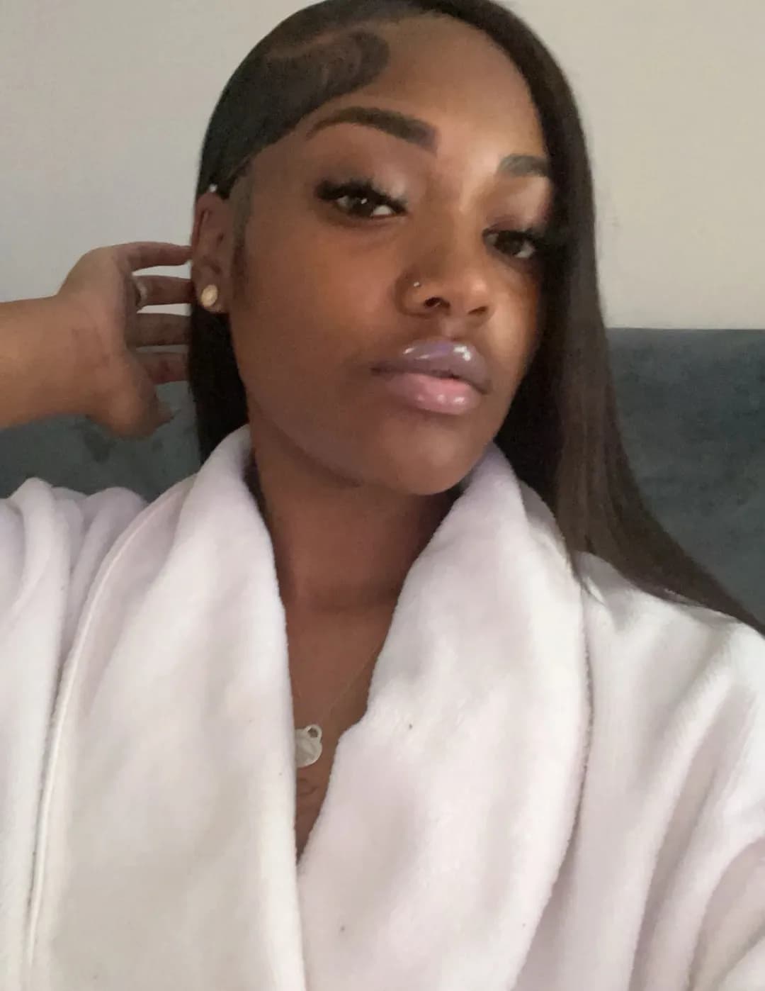 DeovyonneDinah image