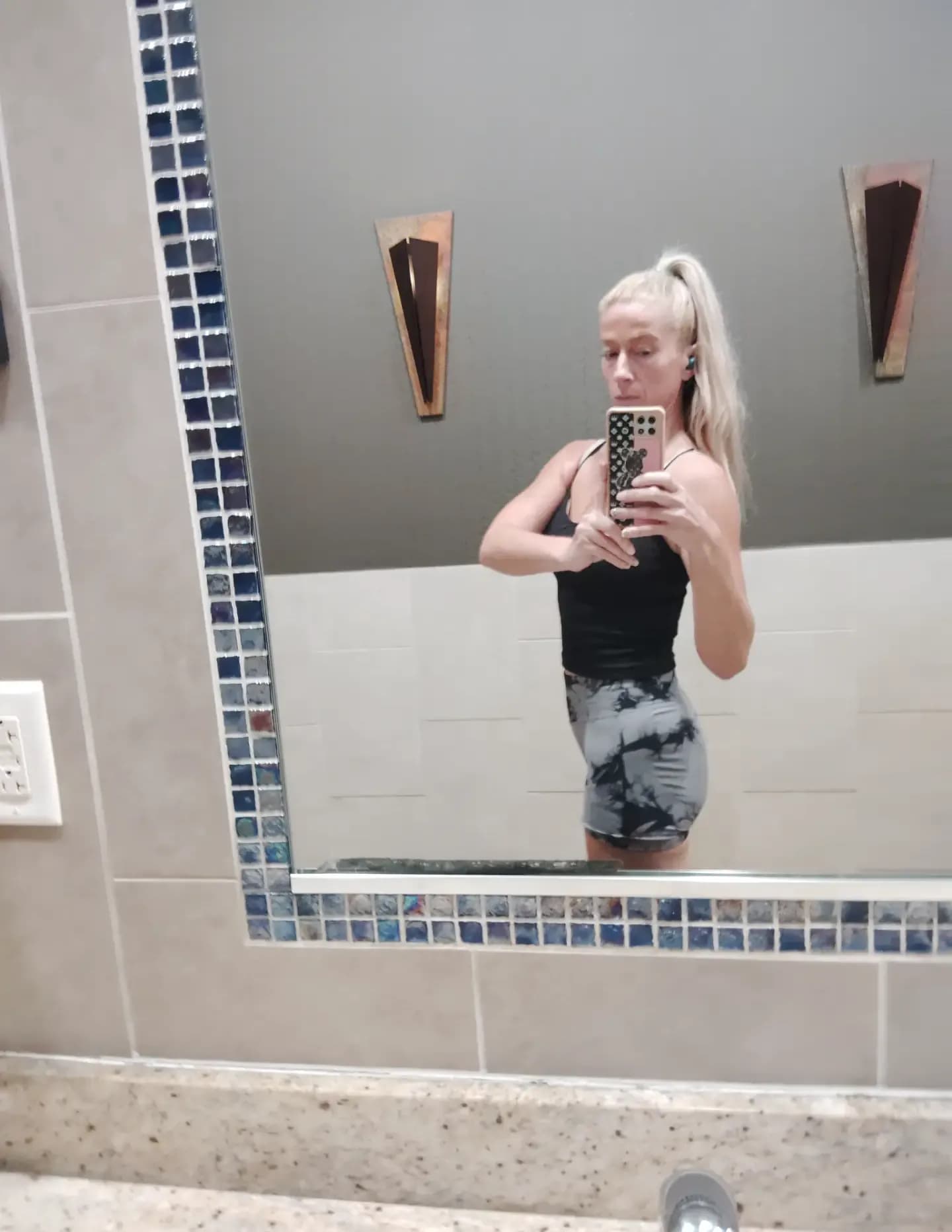 competitor QGkXr