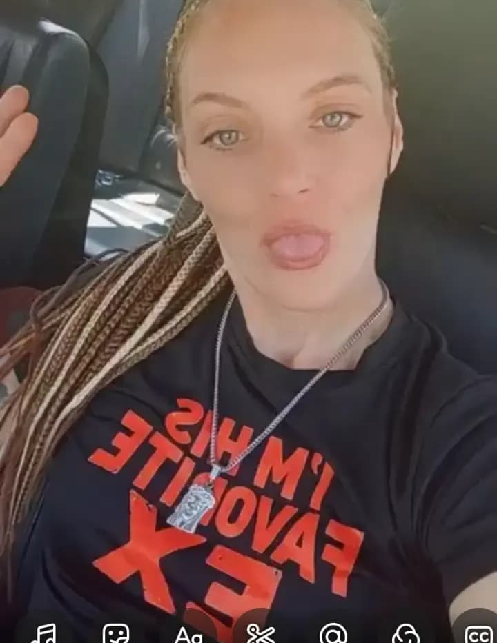 Danielle lynn image