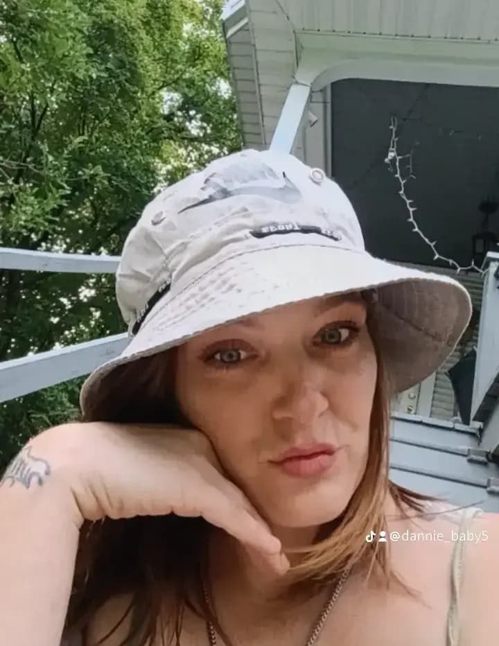 Danielle lynn image