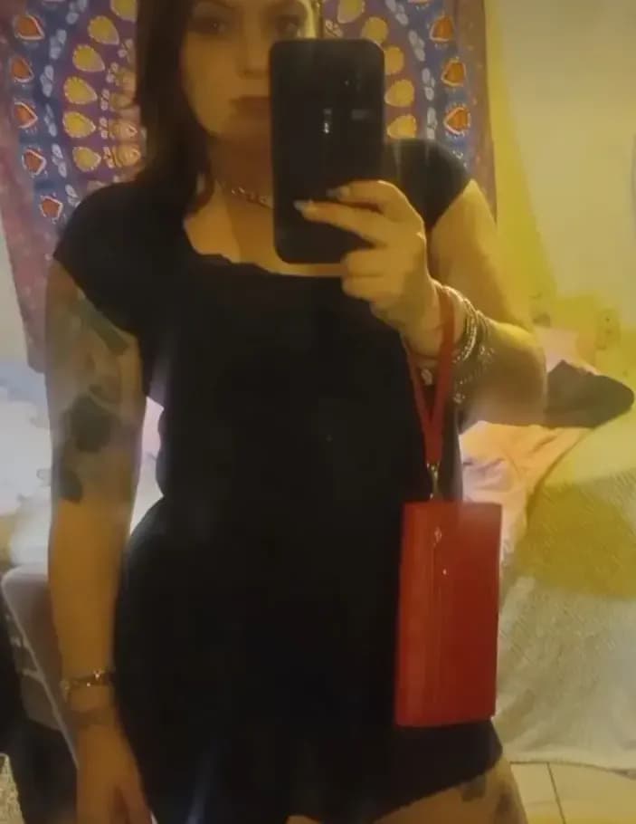 Danielle lynn image