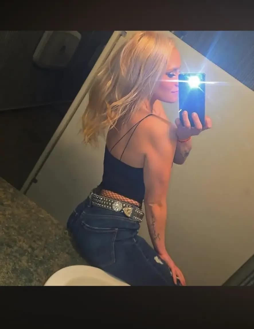 Bailey nicole kislia image