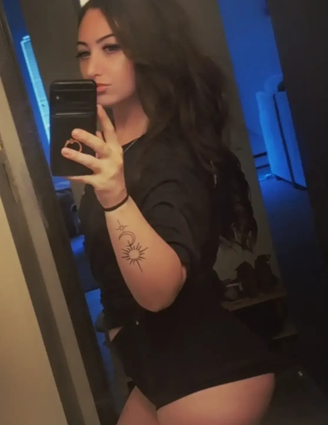 competitor WxgDy