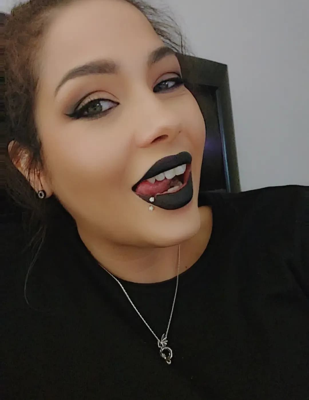 Frankie_Demure image