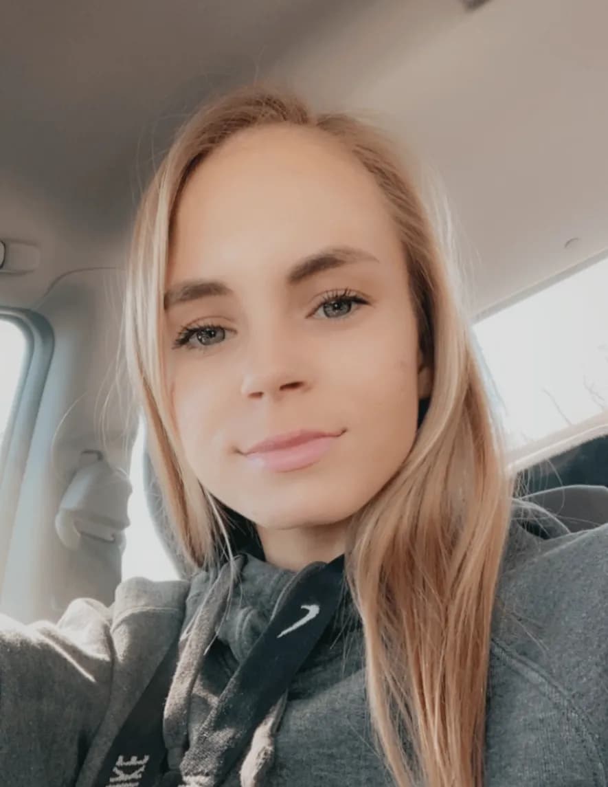 Ashley Cummins image