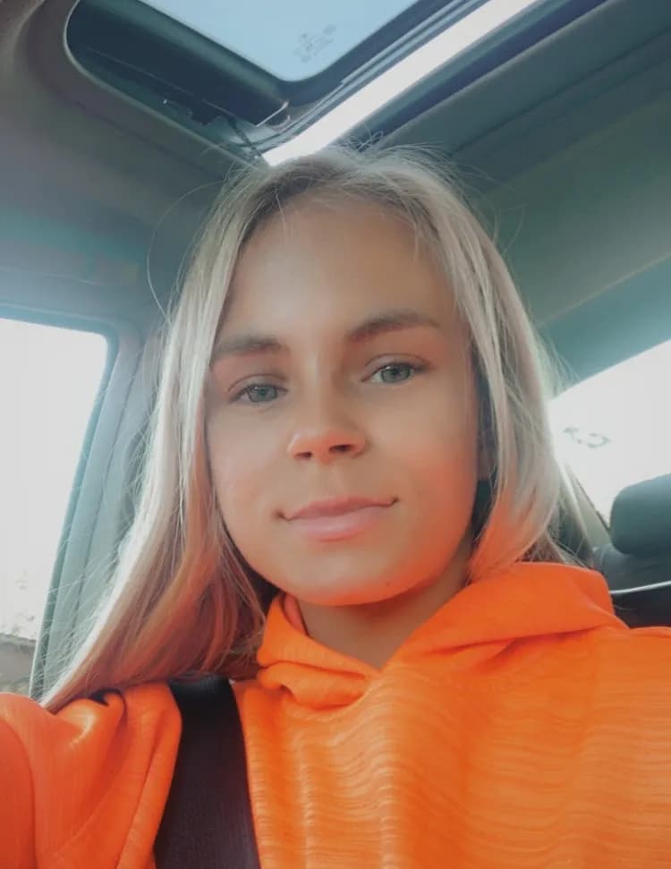 Ashley Cummins image