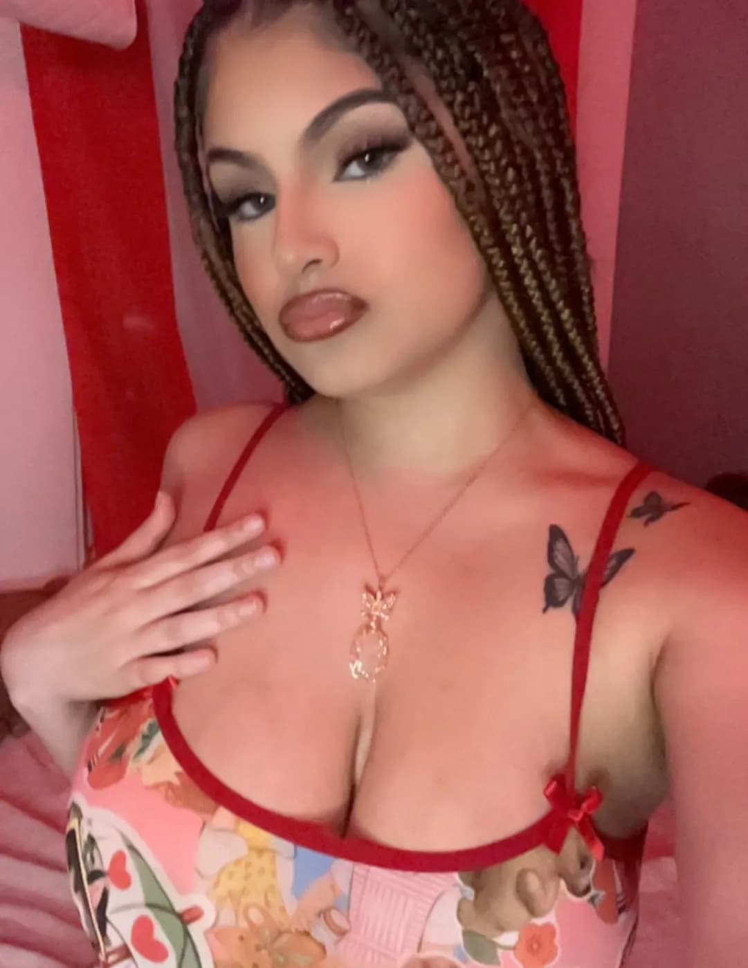 Melanie Molina image