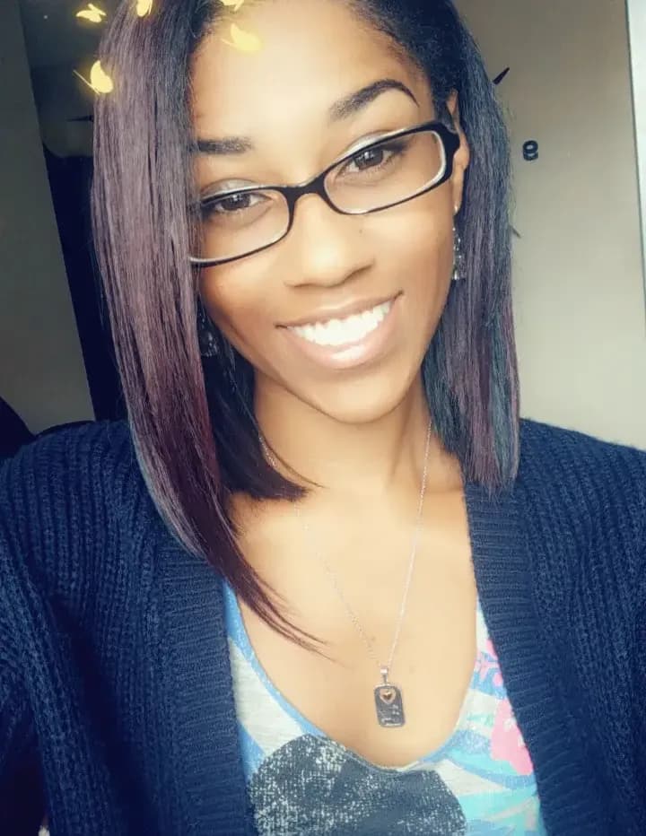 Dee Love image