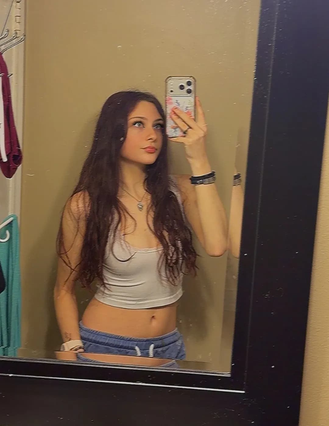 competitor vlWmJ