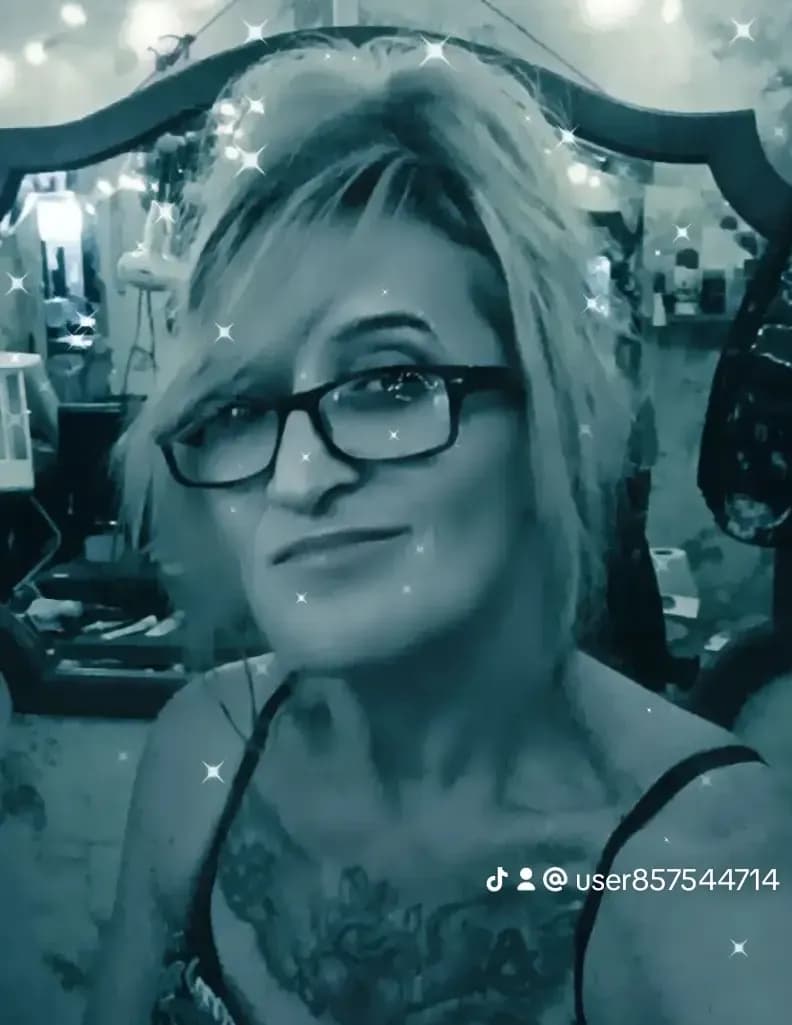 Denise (Neezy) Hoffman image