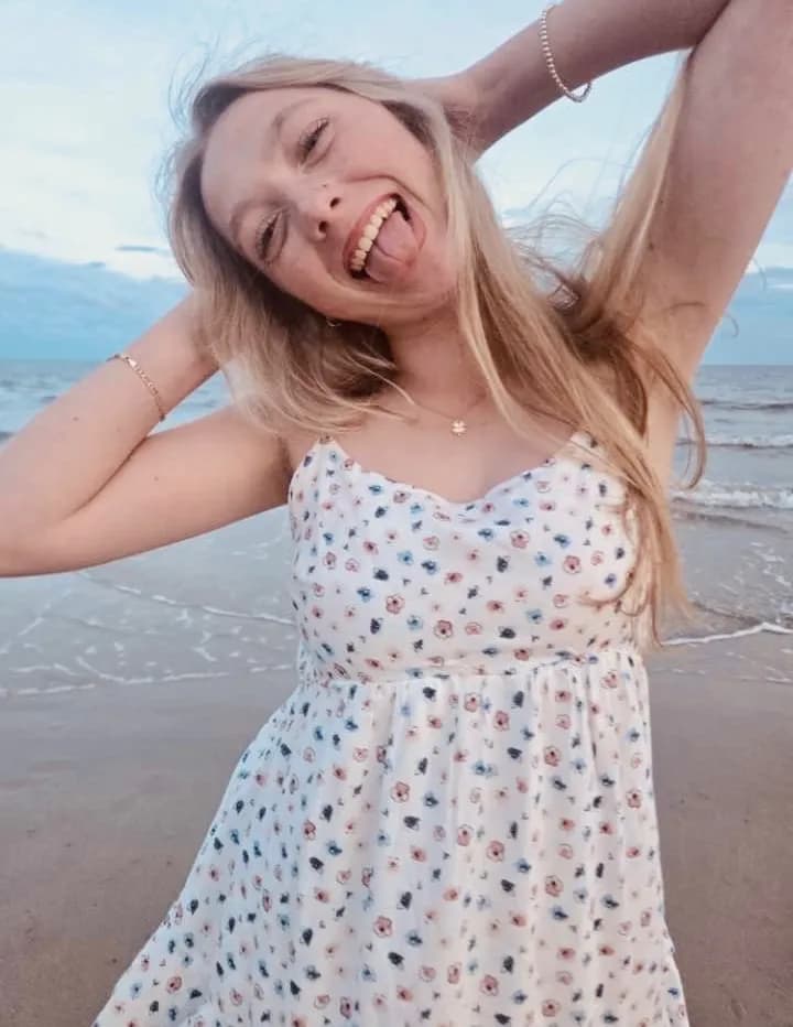 Abbie Perry image