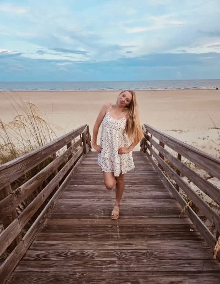 Abbie Perry image