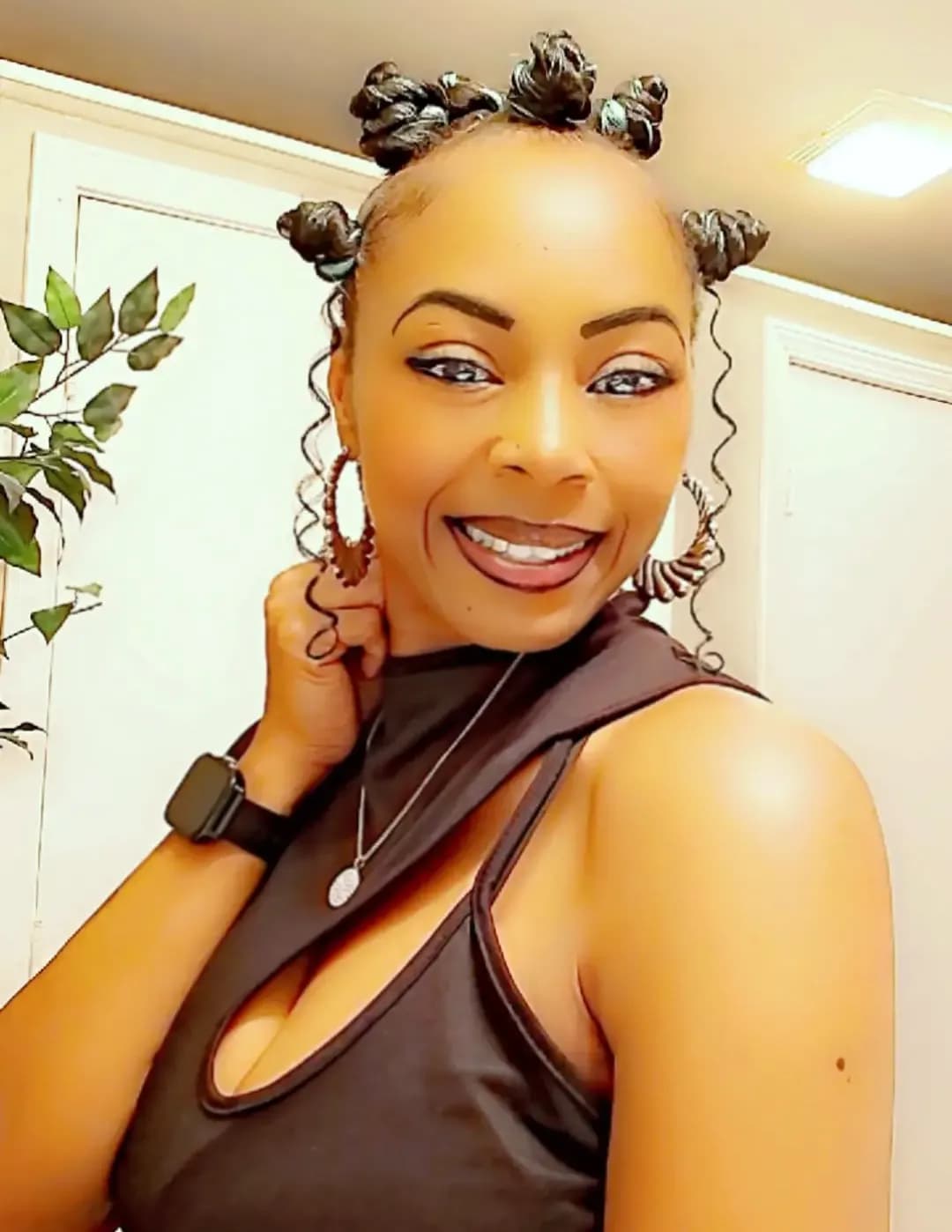 Teneshia Brown image