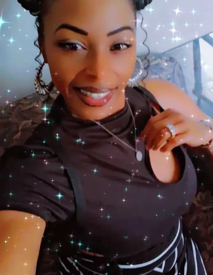 Teneshia Brown image