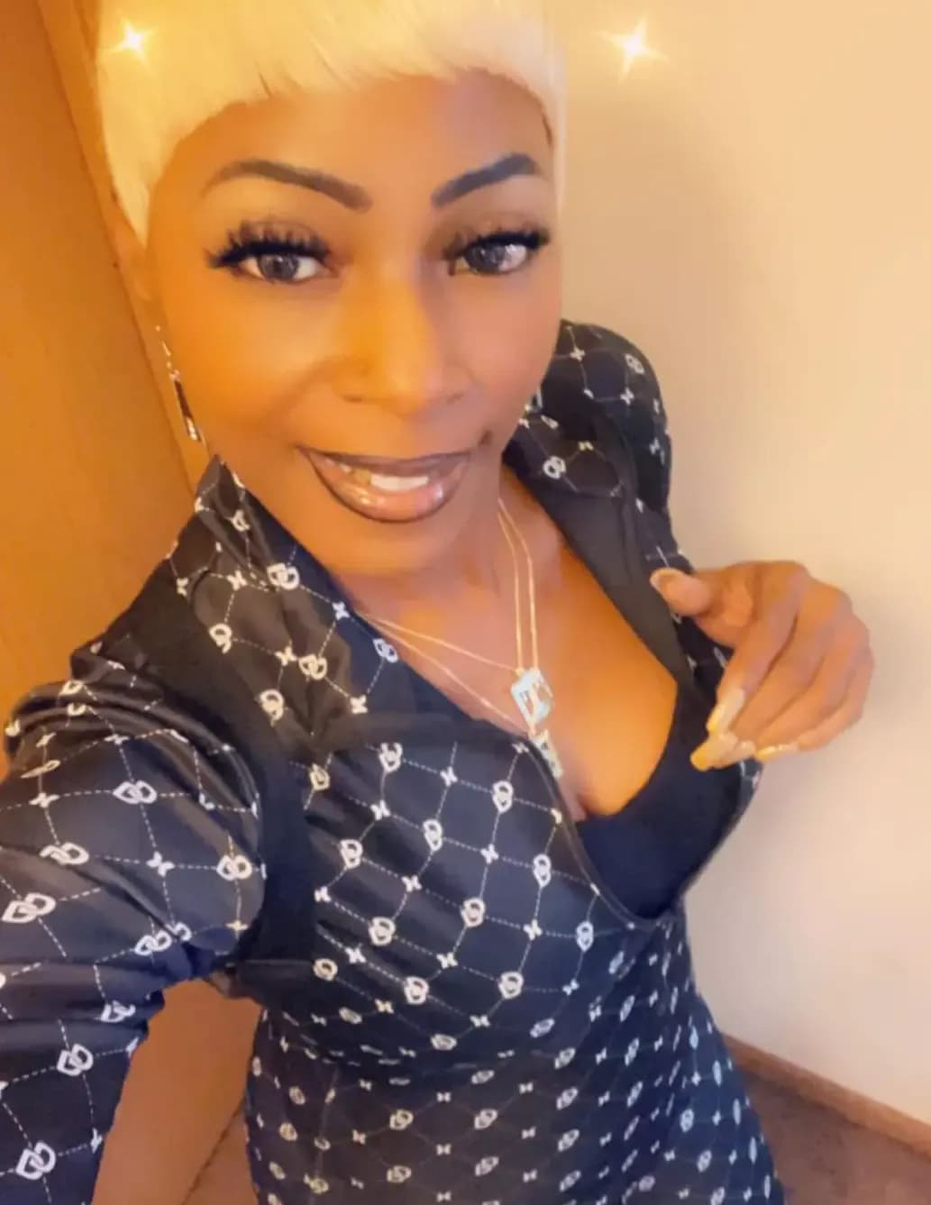 Teneshia Brown image