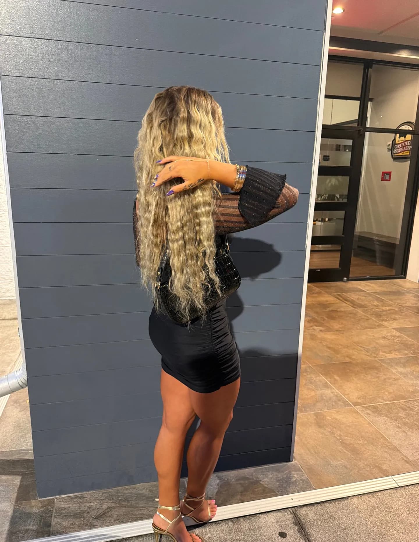 Suzy Hoeft image