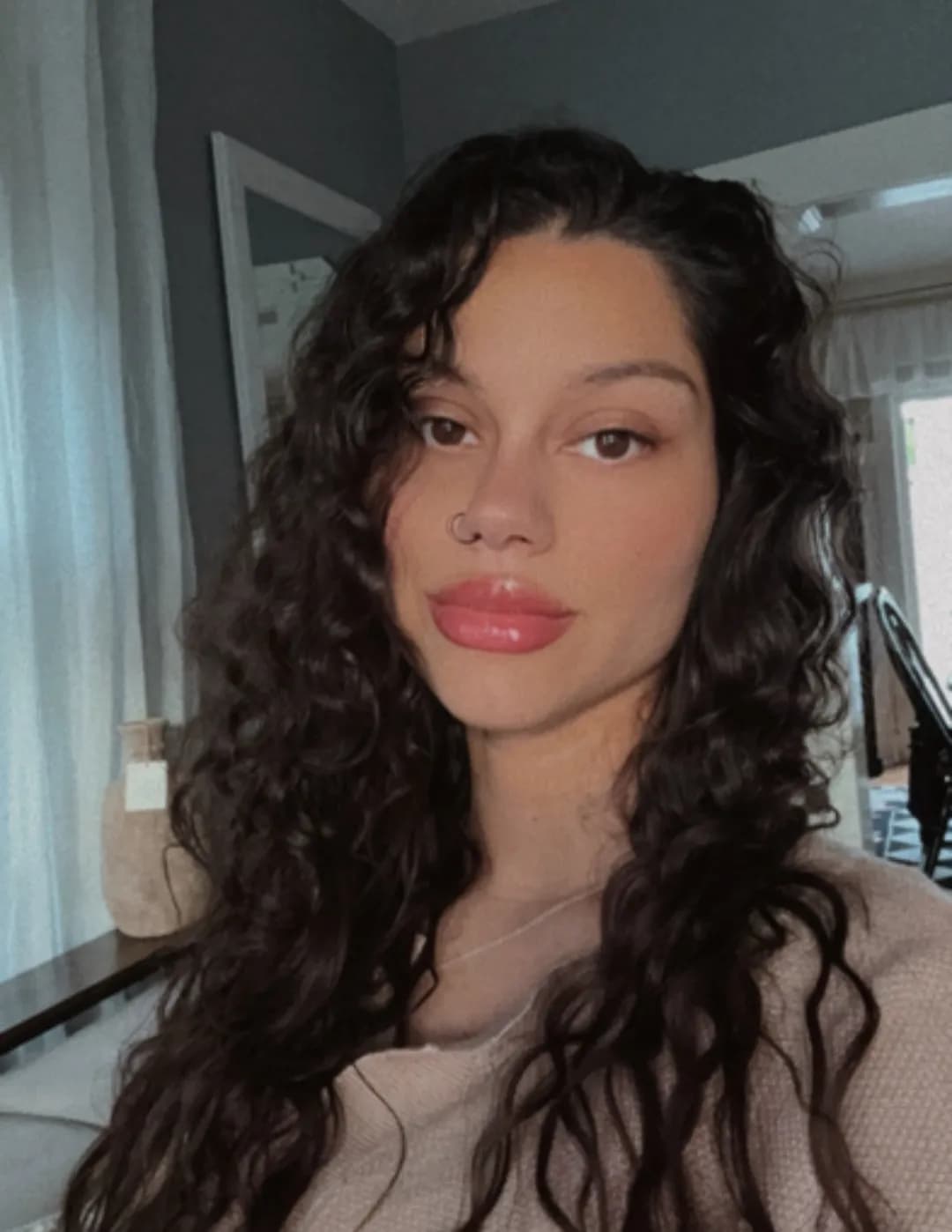 Anna Thereza Assis image