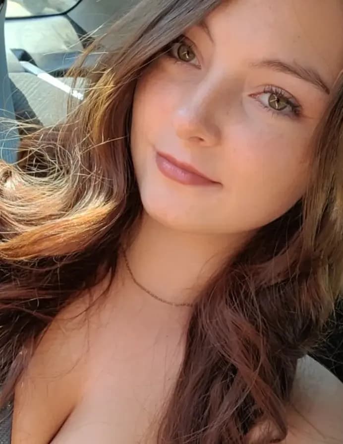 Elizabeth Andrasik image