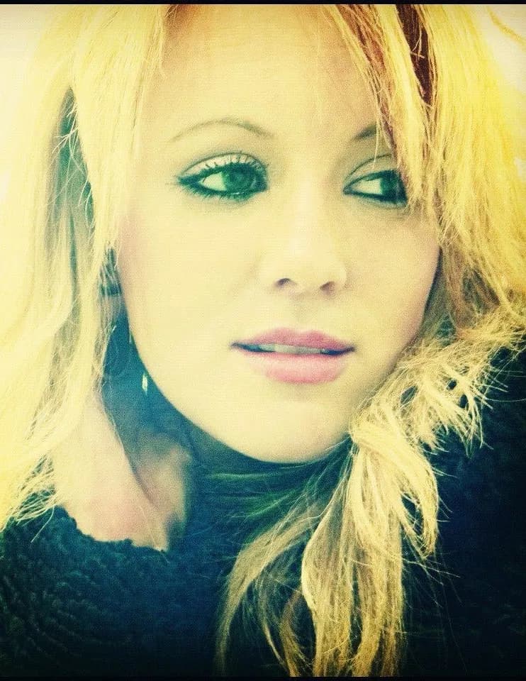 Kristen Miller image