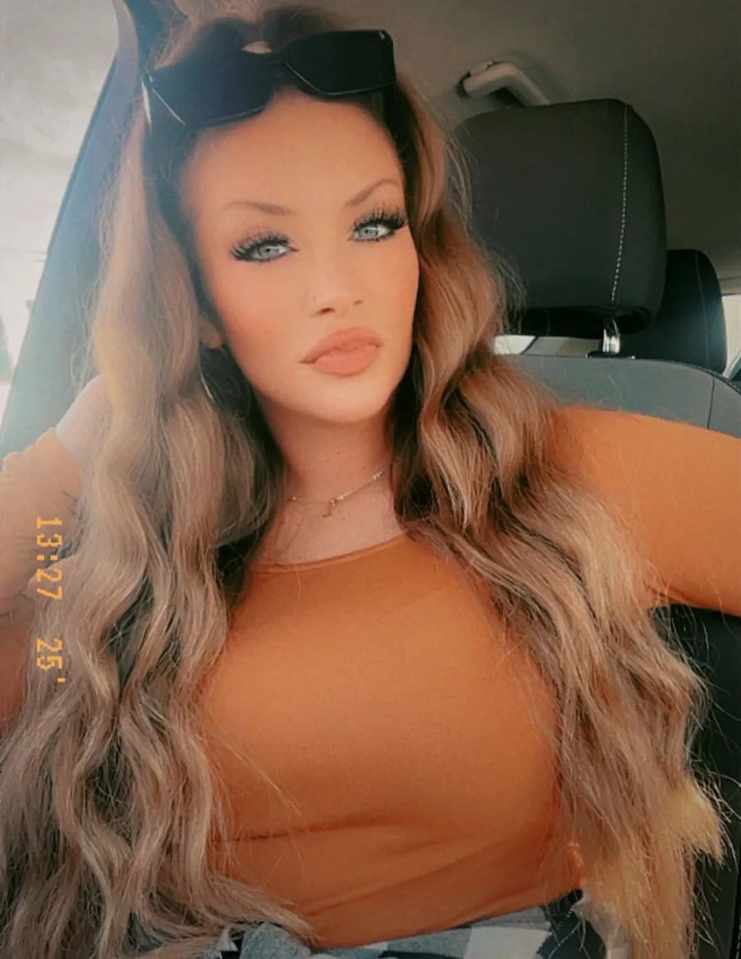 Lacey Webb image