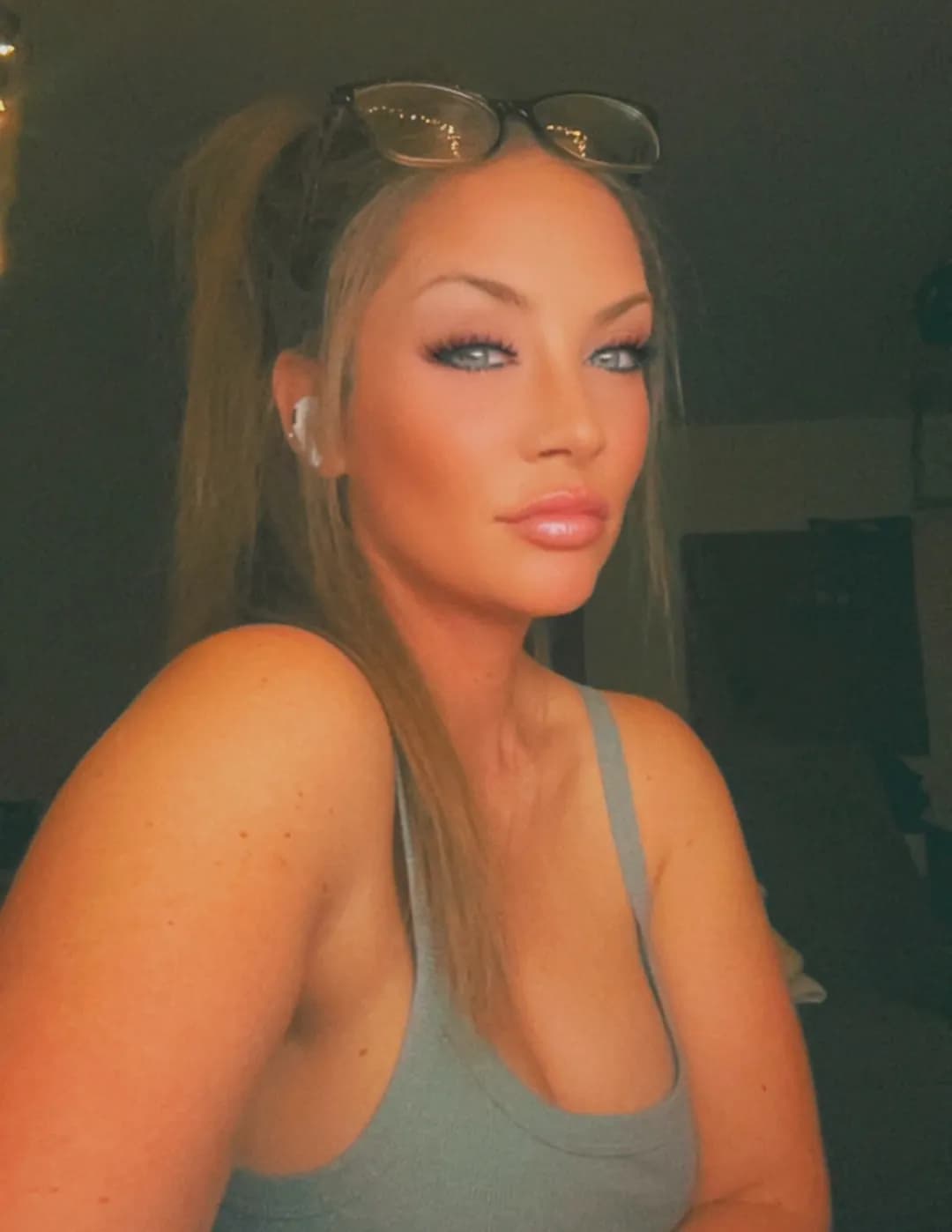 Lacey Webb image