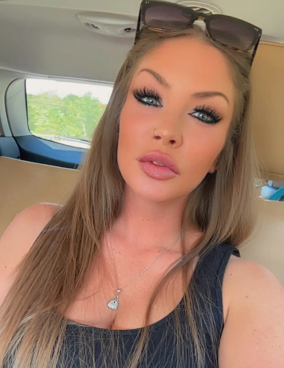 Lacey Webb image