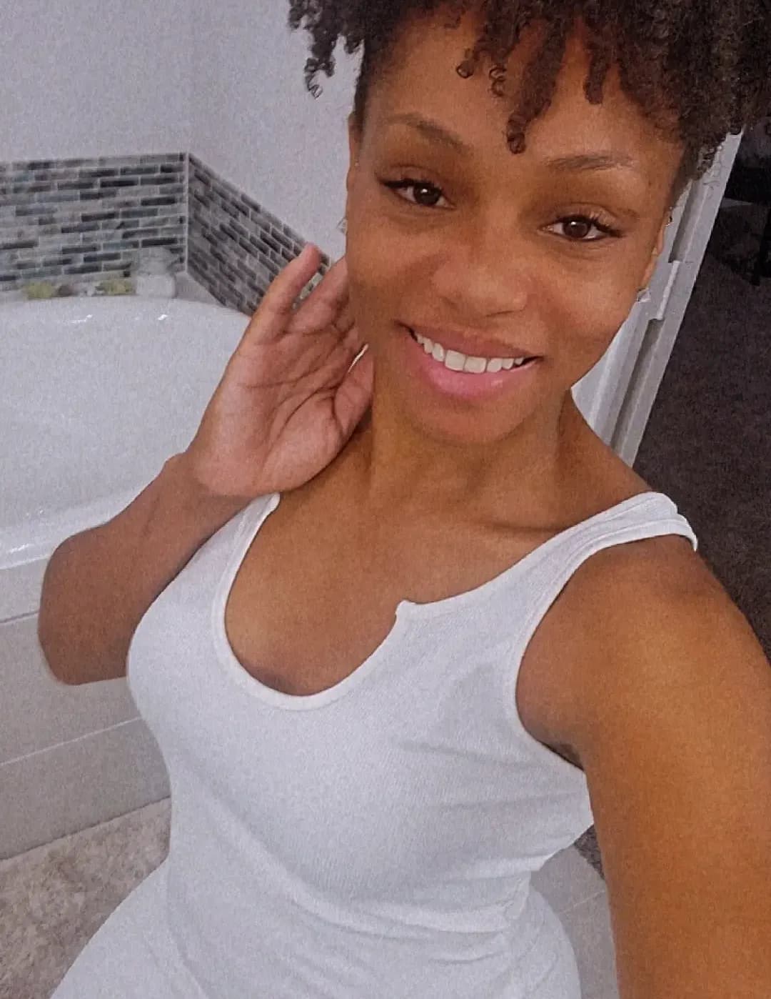 Nikita Carter image
