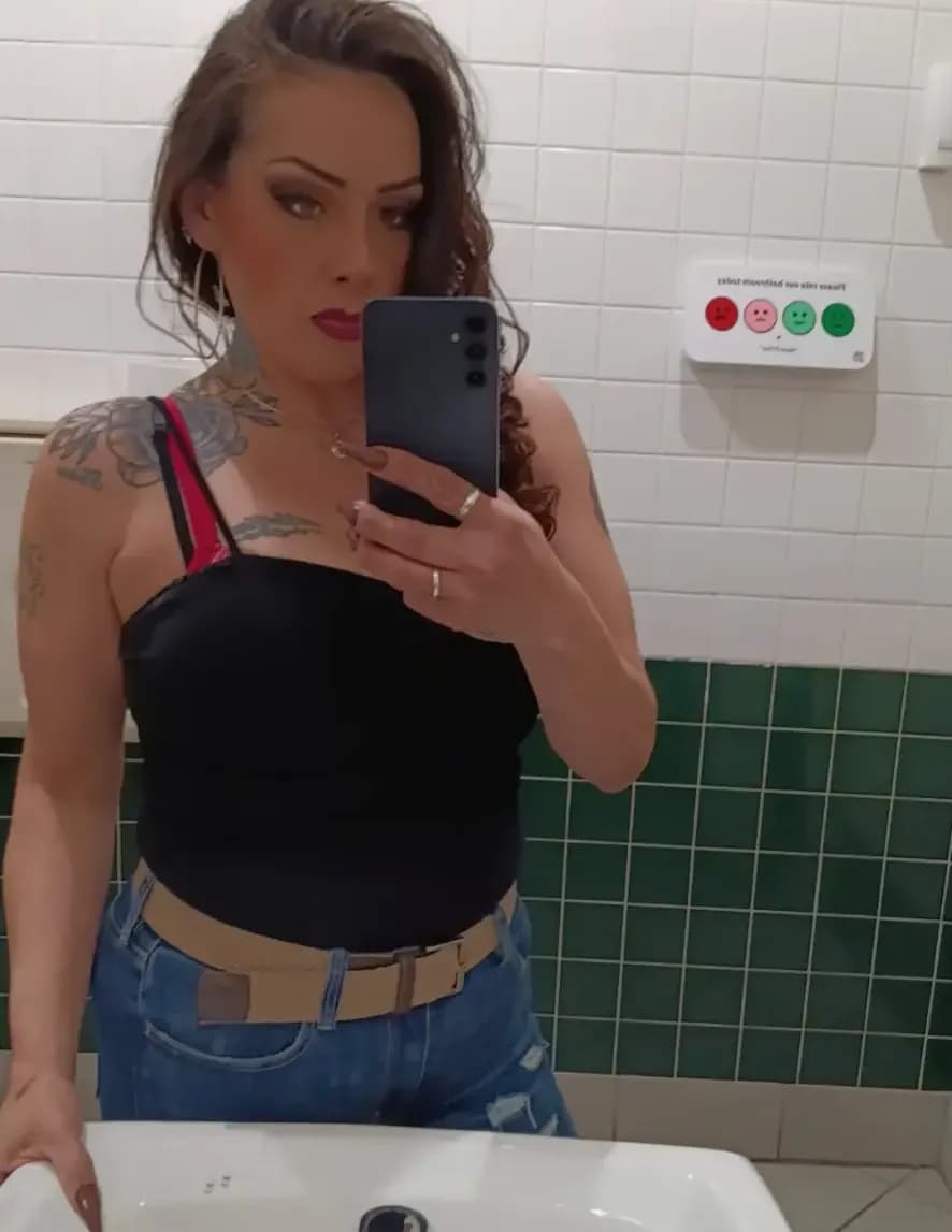 LouAnn image