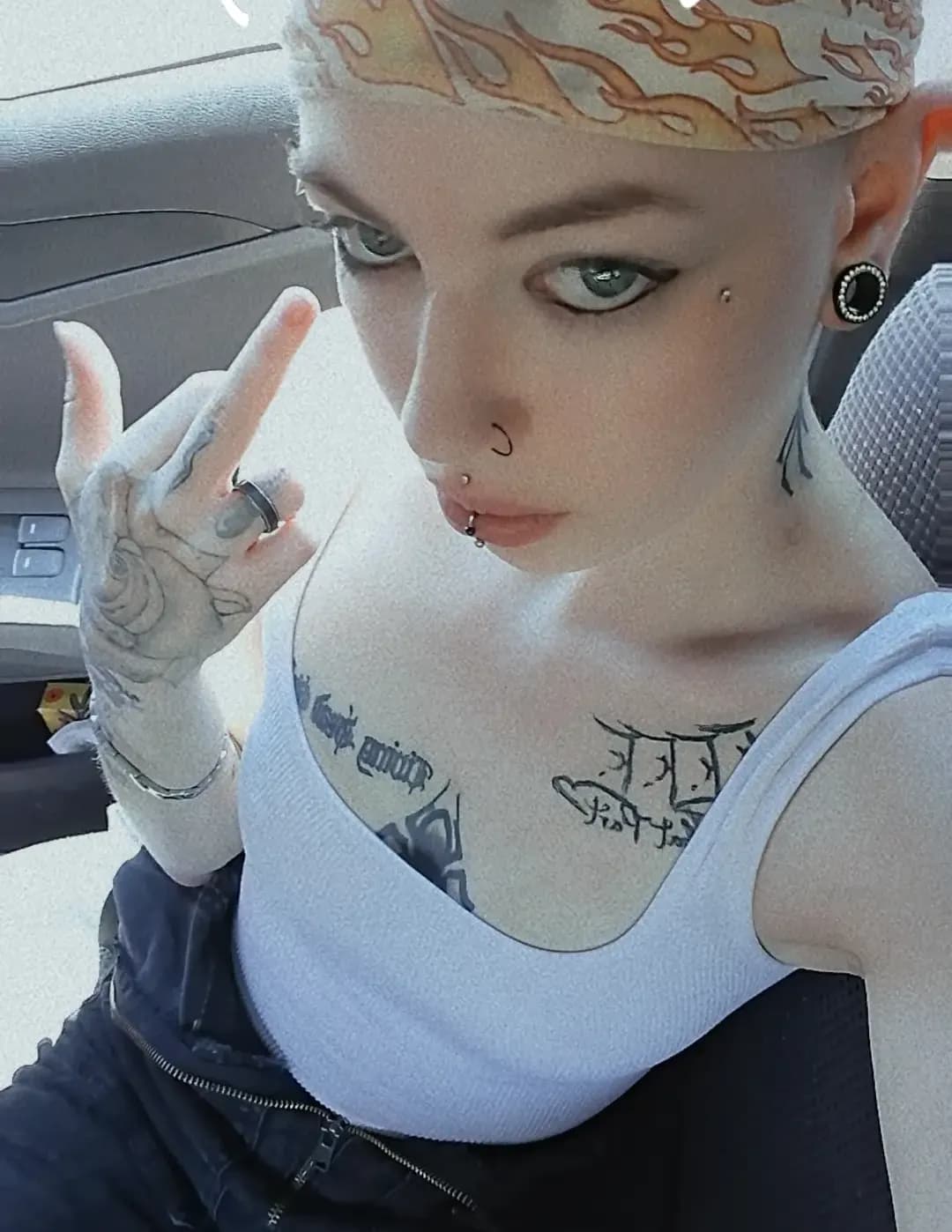 Bella.SG image