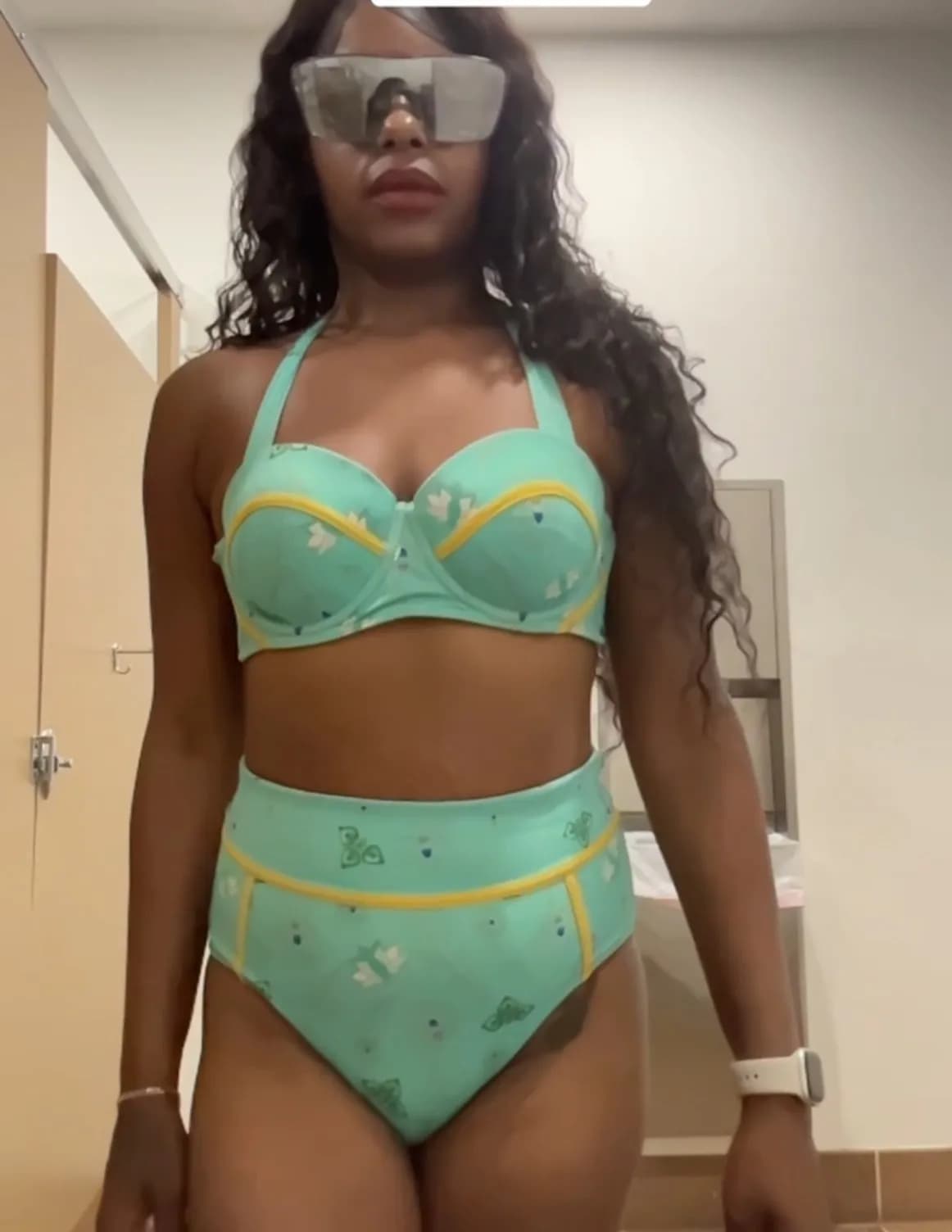 competitor B2zvn