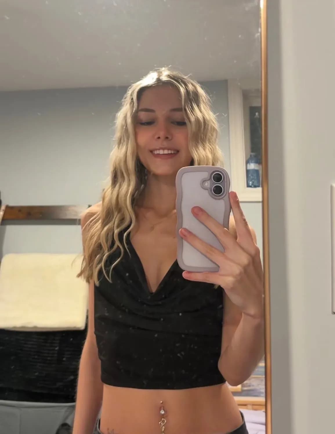 Isabel smith image