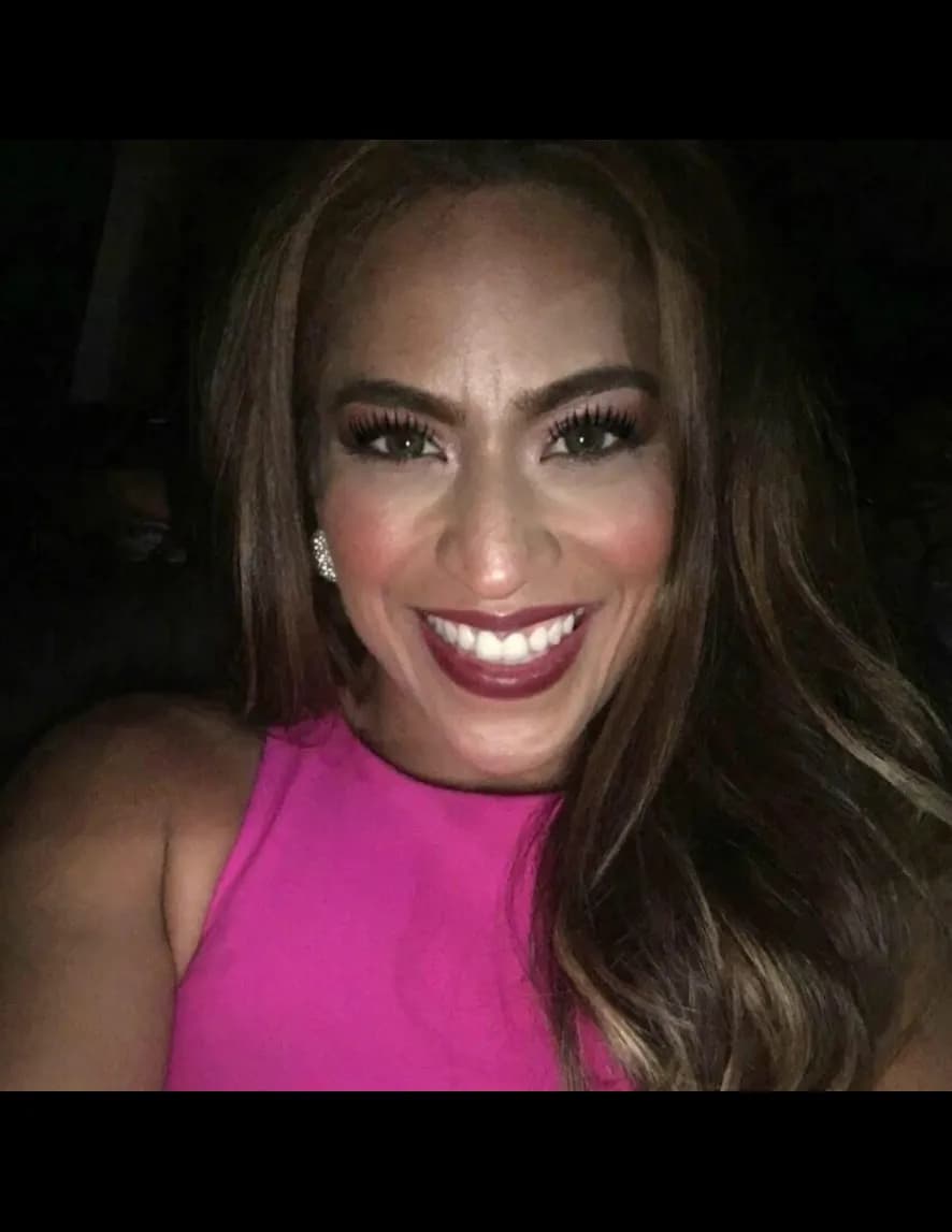 Mari Munoz image