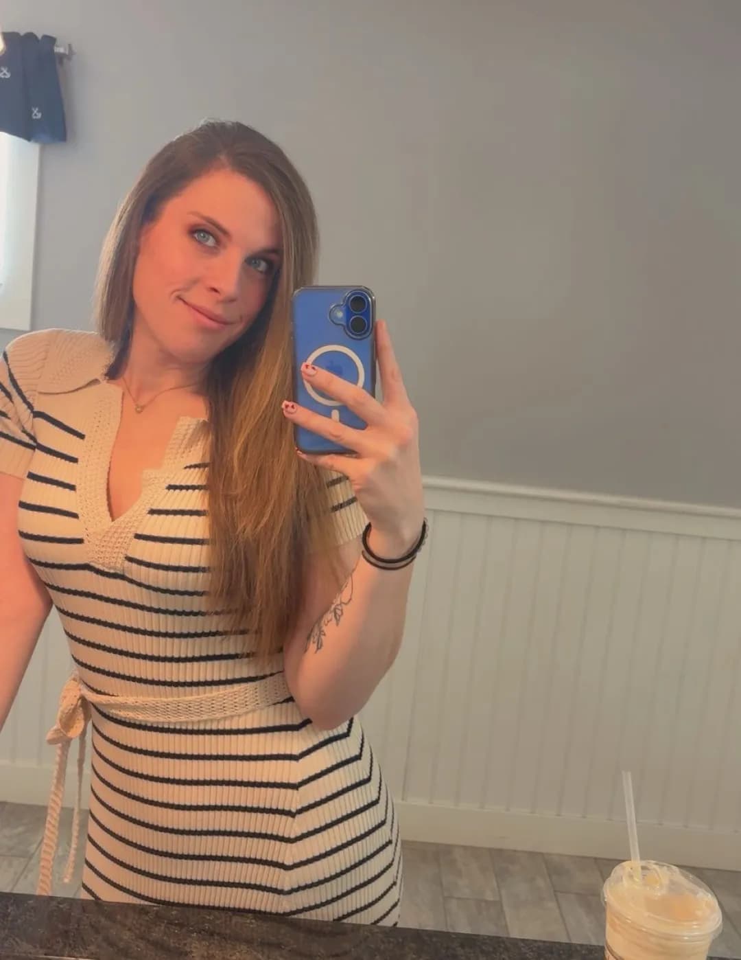 Shannon Lyon image
