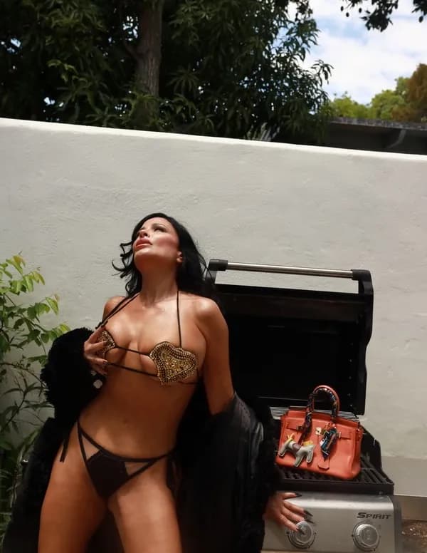 Lissa Leon image