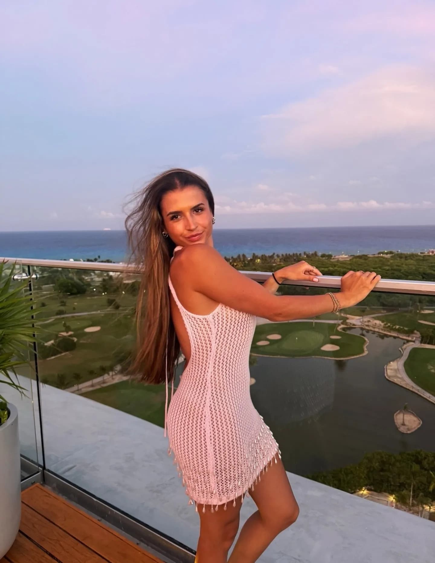 competitor BXqDj