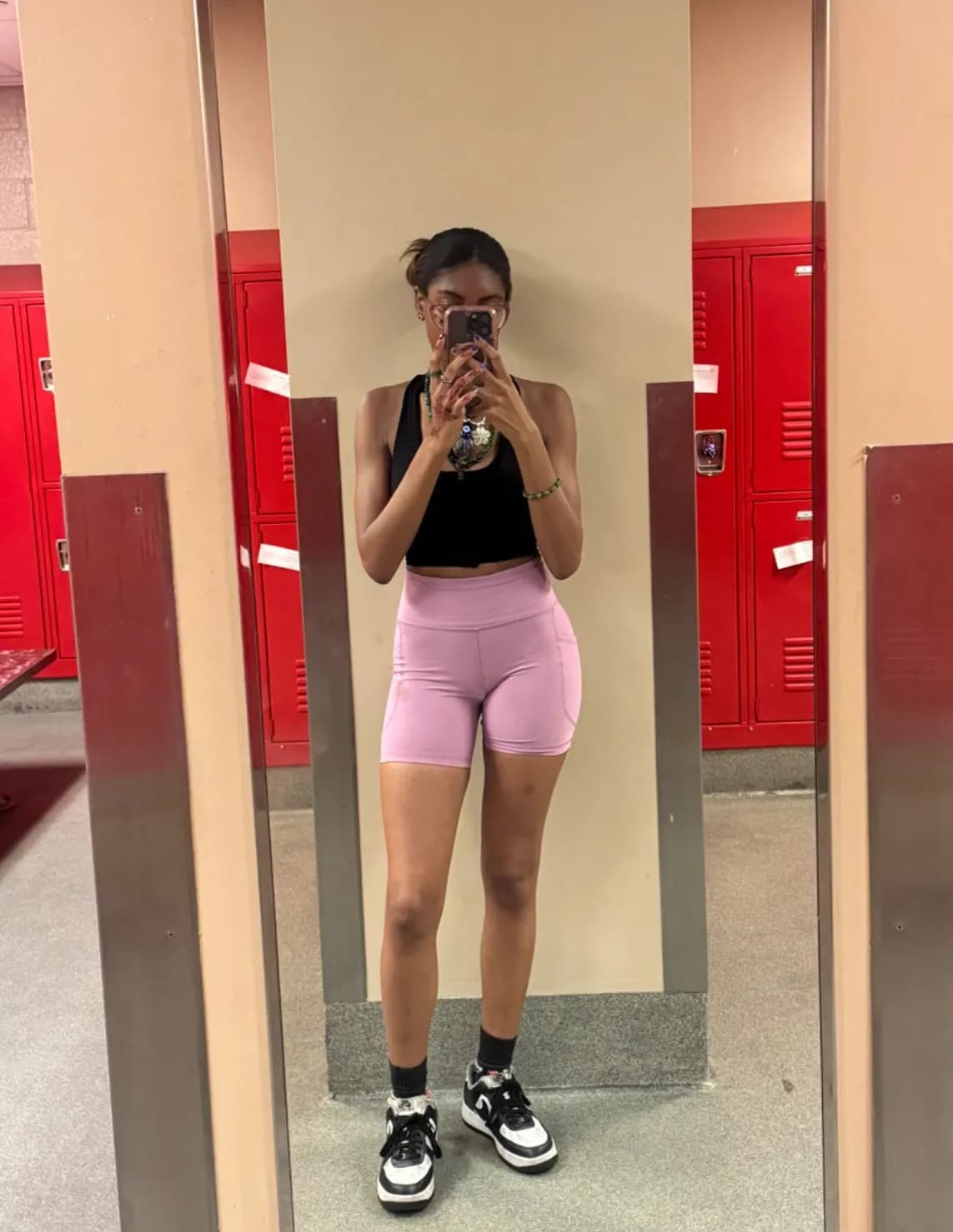 Zoe Lee image
