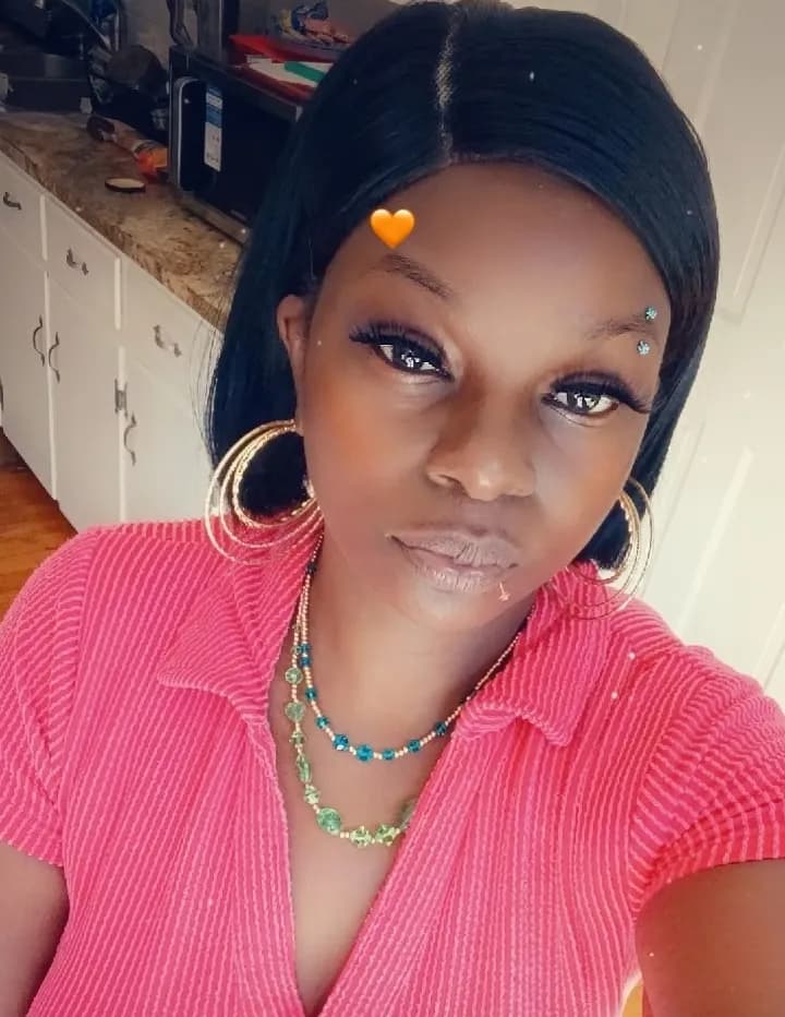 Saveria Davis image