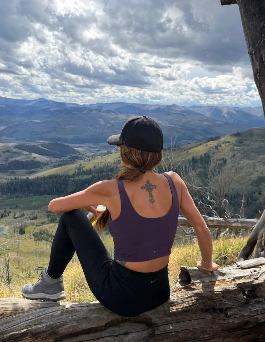 Hannah Hampton image