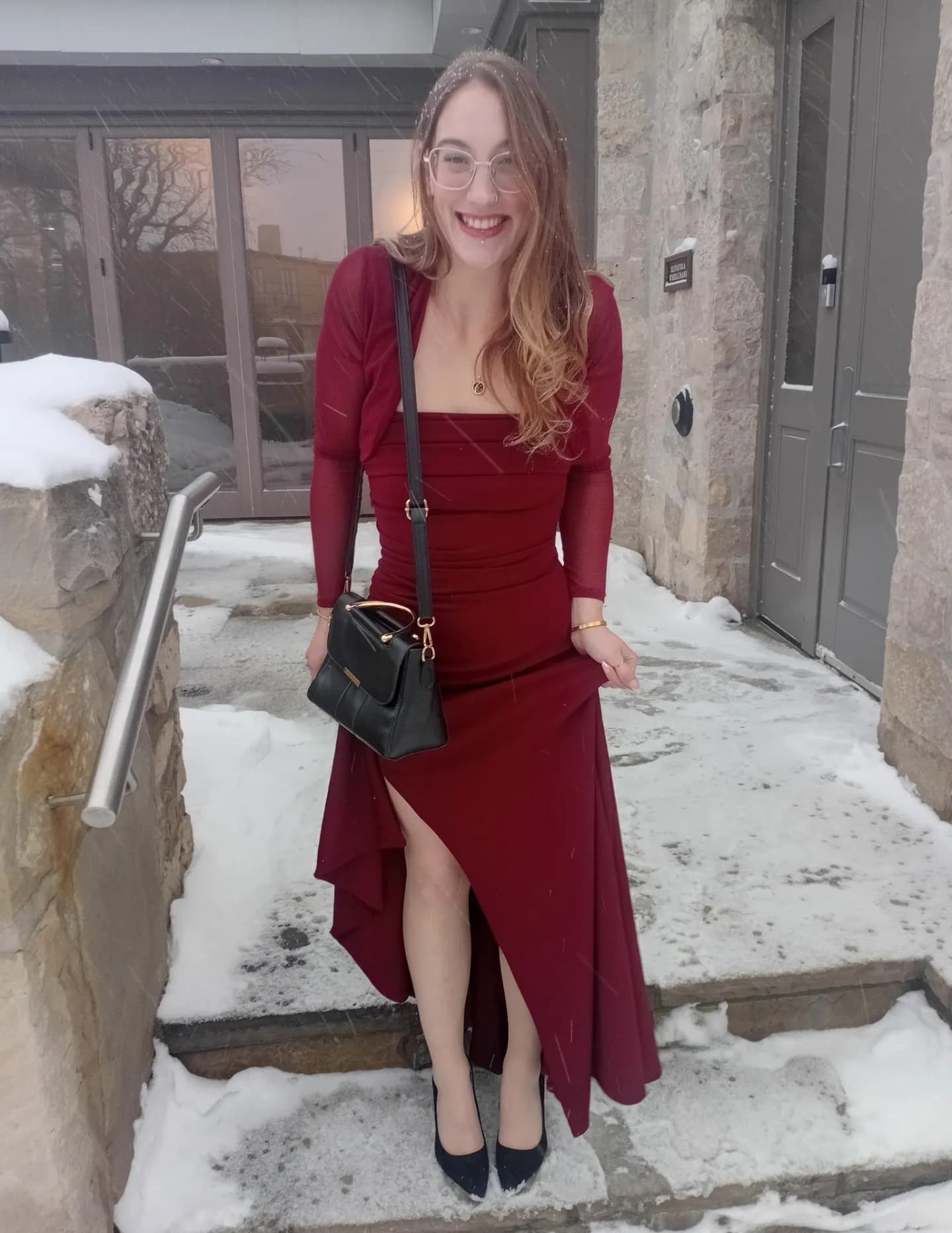 Sarah Dumont image